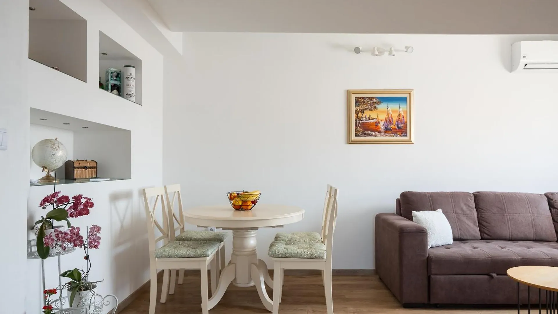 Sunny App Porec With Reserved Parking Croatia