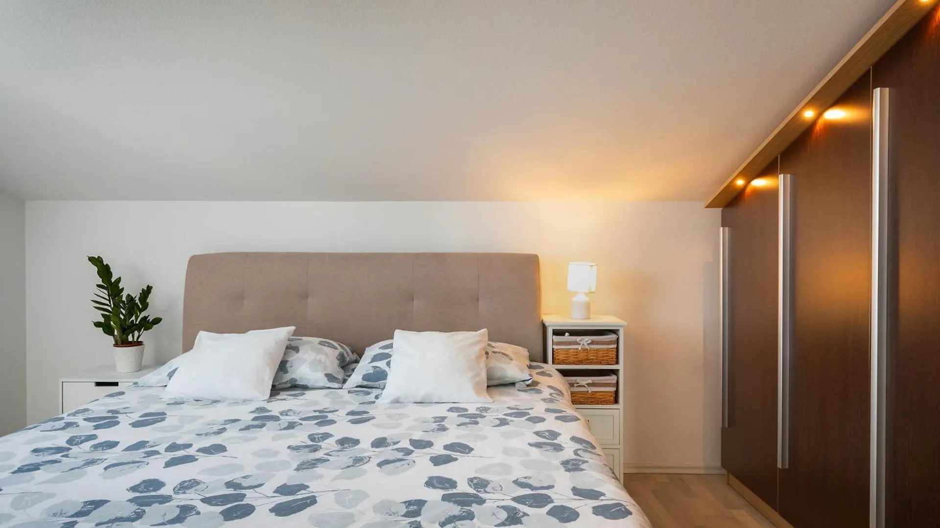 Sunny App Porec With Reserved Parking Apartment